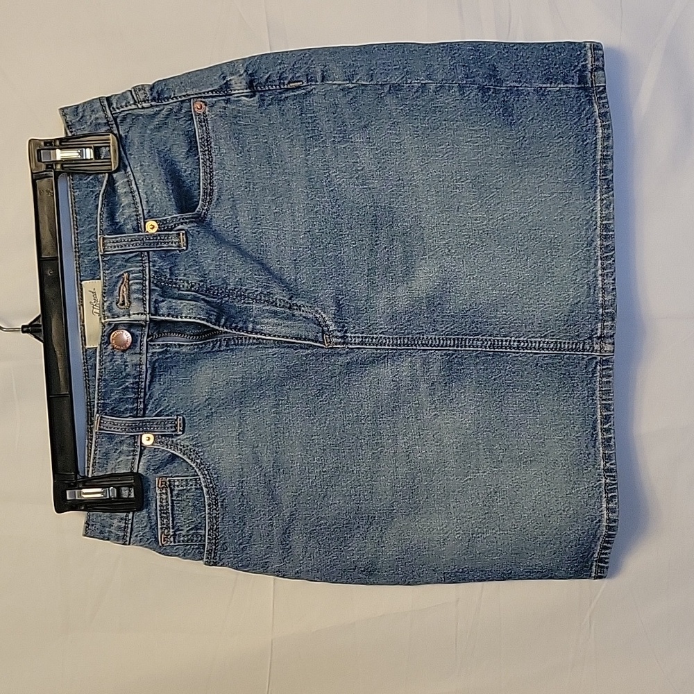 Universal Thread - image 1